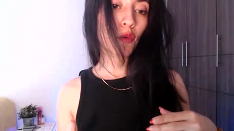 oliviaaa__ online show from December 2024 04:29:02 PM
