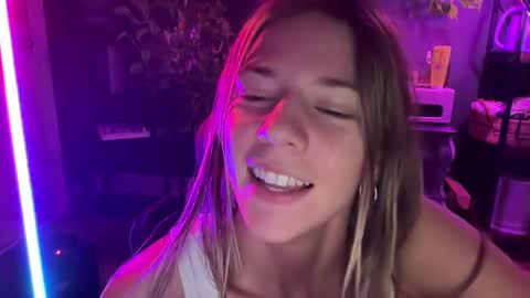 Snapshot of oliviahansleyy chatting on January 2025 08:07:02 AM Olivia online show from January 2025 08:07:02 AM