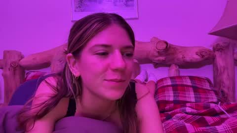 Snapshot of oliviahansleyy chatting on February 2025 05:02:01 AM Olivia online show from February 2025 05:02:01 AM