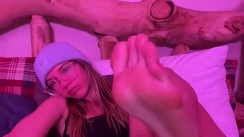 Snapshot of oliviahansleyy chatting on February 2025 03:20:01 AM Olivia online show from February 2025 03:20:01 AM