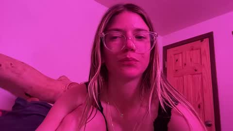 Snapshot of oliviahansleyy chatting on February 2025 06:25:02 AM Olivia online show from February 2025 06:25:02 AM