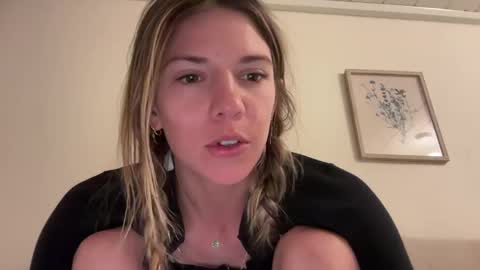 Snapshot of oliviahansleyy chatting on February 2025 07:05:01 AM Olivia online show from February 2025 07:05:01 AM