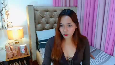 Snapshot of oliviahutton chatting on May 2026 12:52:01 AM oliviahutton online show from May 2026 12:52:01 AM