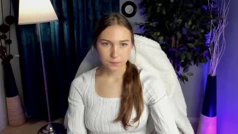 olivialangs online show from March 2026 12:20:01 PM
