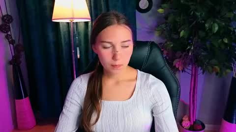 olivialangs online show from May 2026 10:54:01 AM