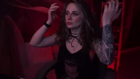 Liv online show from November 2025 02:44:01 AM