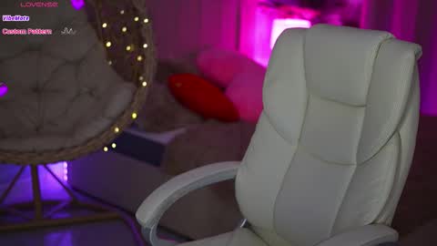 Olivia online show from March 2026 02:06:02 AM