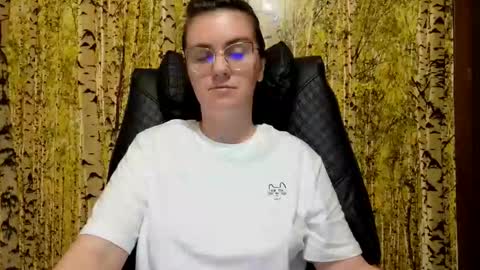 Snapshot of oliviasager chatting on May 2026 09:56:02 PM Mistress Olivia online show from May 2026 09:56:02 PM