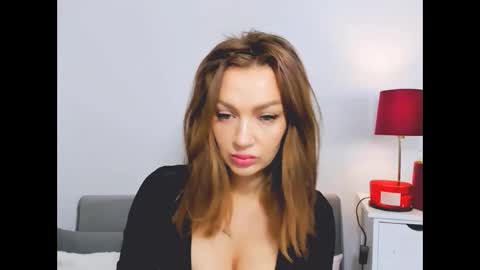 Snapshot of oliviawomen chatting on December 2024 06:06:02 AM OliviaWomen online show from December 2024 06:06:02 AM