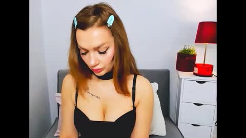 Snapshot of oliviawomen chatting on December 2024 06:44:01 AM OliviaWomen online show from December 2024 06:44:01 AM