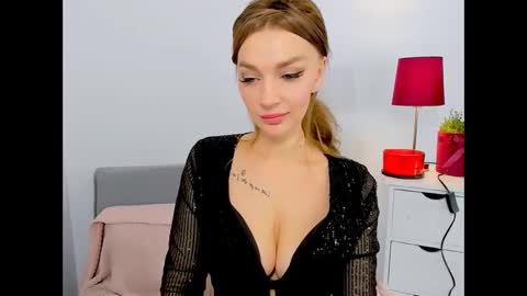 Snapshot of oliviawomen chatting on January 2025 07:13:02 PM OliviaWomen online show from January 2025 07:13:02 PM