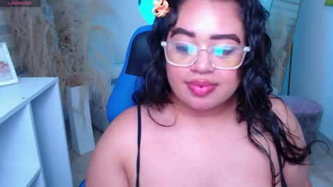 Snapshot of oliviia_cute chatting on October 2025 01:06:02 AM oliviia_cute online show from October 2025 01:06:02 AM