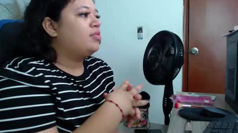 oliviia_cute online show from November 2025 05:09:02 AM