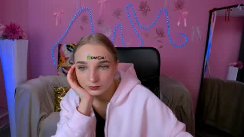 Ollivia online show from May 2026 09:14:01 AM