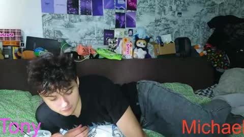 Snapshot of ololkd chatting on May 2026 07:58:01 AM Tony online show from May 2026 07:58:01 AM