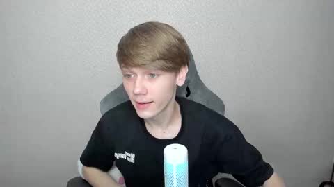 Oliver and Mira online show from February 2026 01:21:02 PM