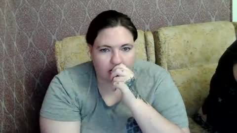 Snapshot of olyaandnetty chatting on June 2026 05:01:02 PM OlyaAndNetty online show from June 2026 05:01:02 PM