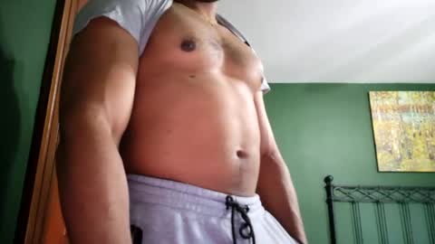 omoreno17 online show from May 2026 07:52:01 PM