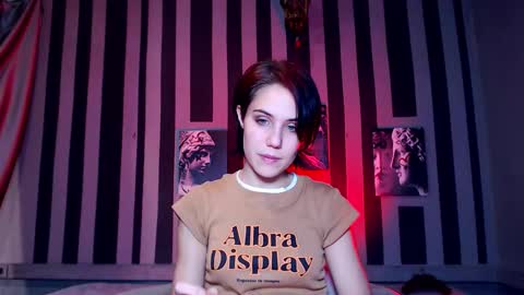 onaloon online show from November 2025 02:43:02 AM