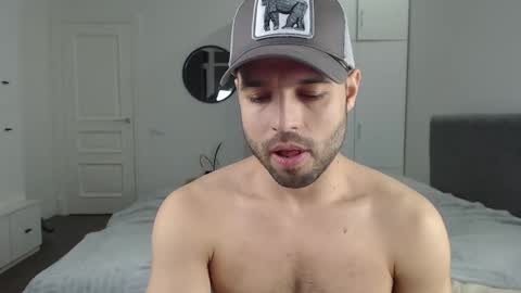 onebestlover online show from March 2025 07:06:02 PM