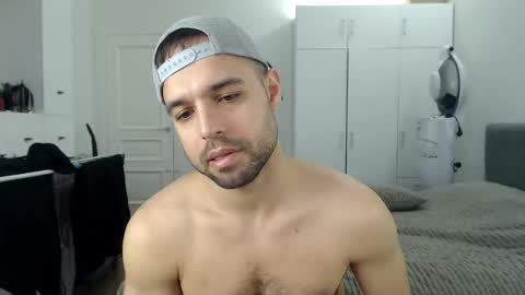 onebestlover online show from March 2026 09:05:01 AM