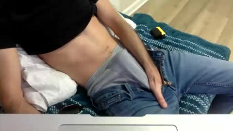 onehitwonder21 online show from February 2026 01:02:01 AM