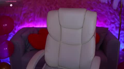 L A Y A online show from February 2026 02:09:02 PM