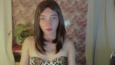 Snapshot of onelesslonelygirl69 chatting on June 2026 09:29:01 AM KLIER online show from June 2026 09:29:01 AM
