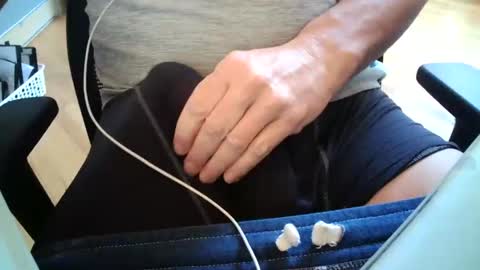 oneluckyguy47 online show from November 2025 02:23:01 PM