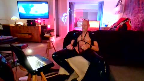 Snapshot of oneness1 chatting on May 2026 08:37:01 PM oneness1 online show from May 2026 08:37:01 PM
