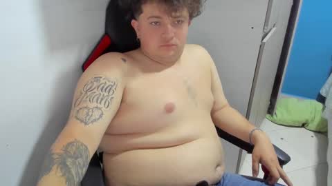 Snapshot of onewhiteboichub chatting on September 2025 01:16:02 AM Andres INDEPENDENT MODEL online show from September 2025 01:16:02 AM