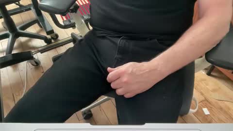 onlocationnyc online show from April 2026 07:38:02 PM