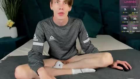 Snapshot of only_eric chatting on September 2025 07:45:02 AM Erick online show from September 2025 07:45:02 AM