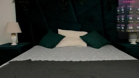 Snapshot of only_eric chatting on November 2025 06:02:02 AM Erick online show from November 2025 06:02:02 AM