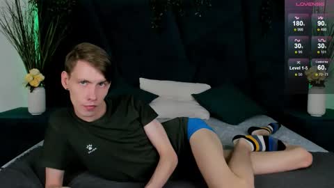 Snapshot of only_eric chatting on November 2025 07:30:01 AM Erick online show from November 2025 07:30:01 AM