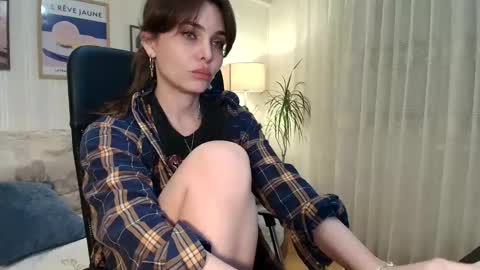 ophelia blue online show from January 2026 05:40:01 PM