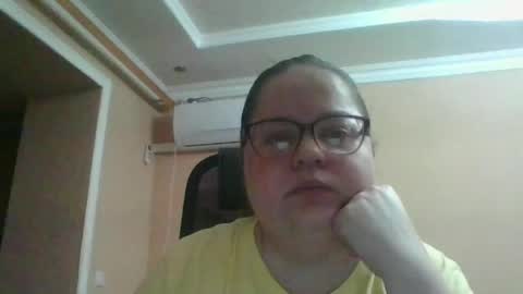 Snapshot of opiumvelour chatting on June 2026 06:18:02 PM opiumvelour online show from June 2026 06:18:02 PM