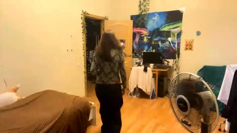 Leslie online show from June 2026 01:59:01 PM