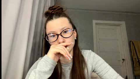 Eva  online show from March 2026 01:33:01 AM