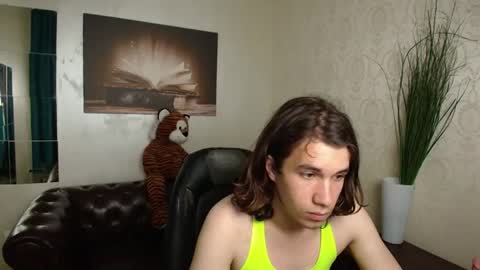 Snapshot of oriontrent chatting on June 2026 10:26:01 AM OrionTrent online show from June 2026 10:26:01 AM