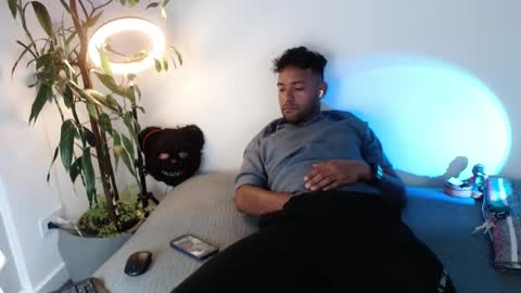 Snapshot of orlando_horny chatting on October 2025 02:44:01 AM orlando_horny online show from October 2025 02:44:01 AM