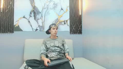 orus_241 online show from October 2025 08:00:02 PM