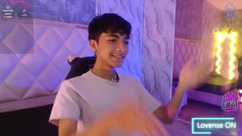 osamu_tay online show from January 2026 11:47:01 AM