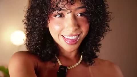 Snapshot of oshun_25 chatting on June 2026 09:42:02 PM Oshun online show from June 2026 09:42:02 PM