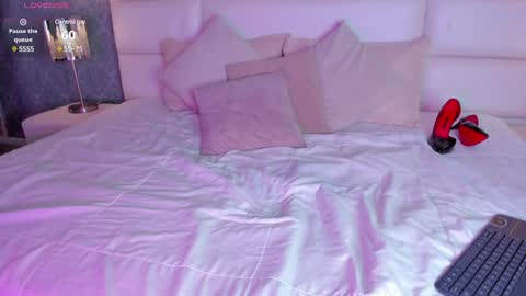 Osirismansour online show from December 2024 05:22:01 PM