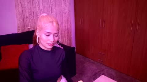 Paulina online show from November 2025 10:16:01 AM