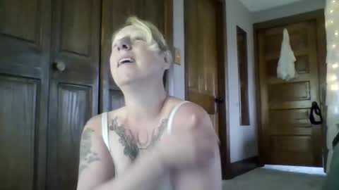 JJ online show from April 2026 01:39:01 PM