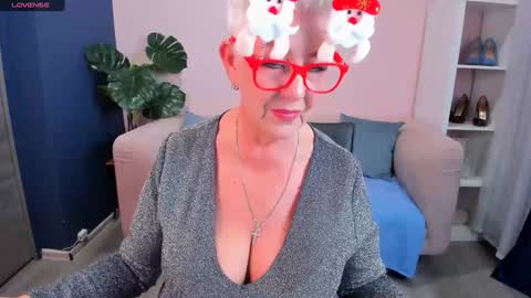 Snapshot of over50games chatting on December 2024 08:26:01 AM Alla online show from December 2024 08:26:01 AM
