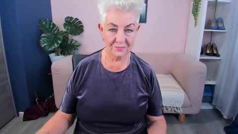 Snapshot of over50games chatting on September 2025 08:28:01 AM Alla online show from September 2025 08:28:01 AM