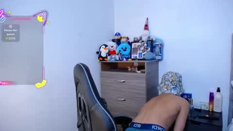 Owen  Independent model  online show from December 2025 05:51:01 PM